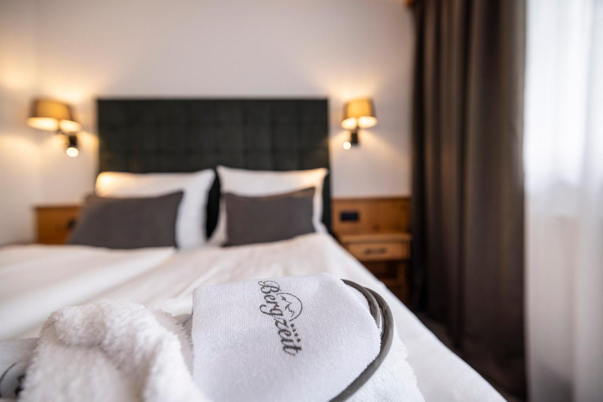 Hotel Bergzeit By Seven Flachau Habitación foto